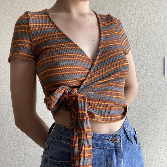 side tie crop top (crosslist on depop) - Picture 1 of 4